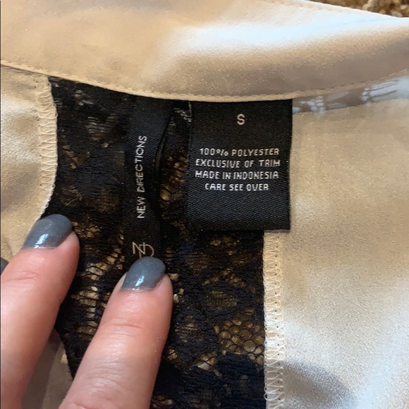 Black Lace Trimmed Button Up Blouse - Picture 3 of 5